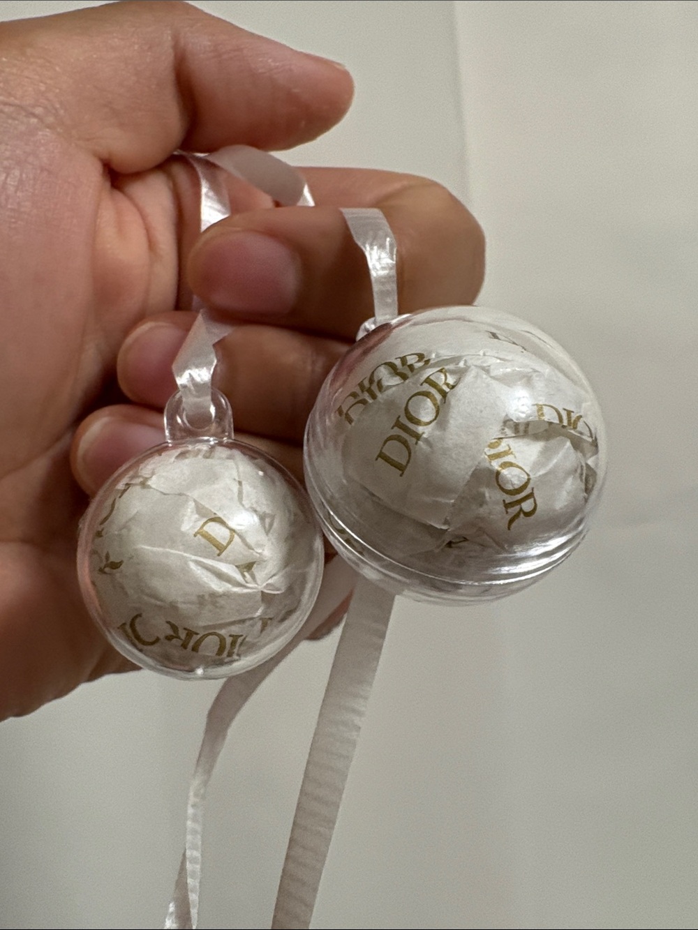 Dior Christmas Ornaments - Set of 5 mixed sizes plastic ornaments - Picture 4 of 5